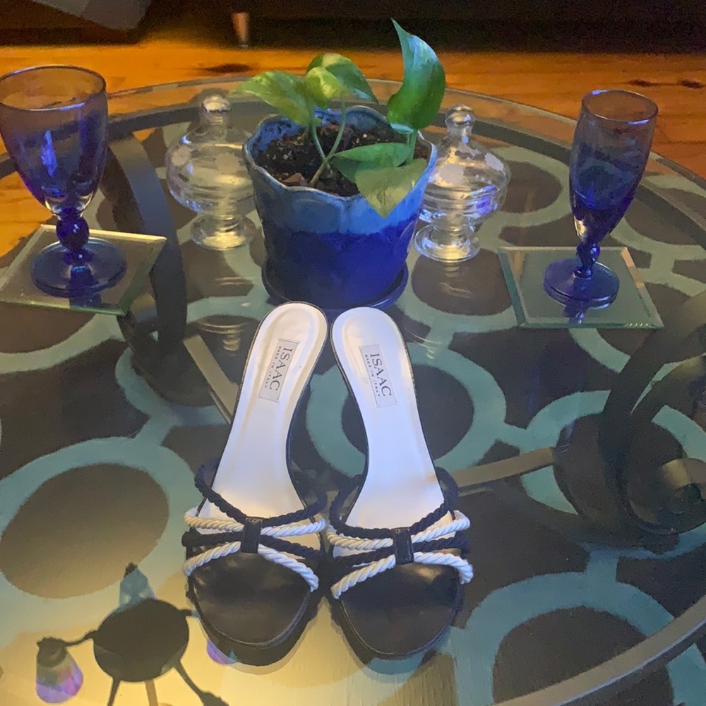 Women’s classic ISAAC (Italian Made) Wedge Heel Sandals 10M